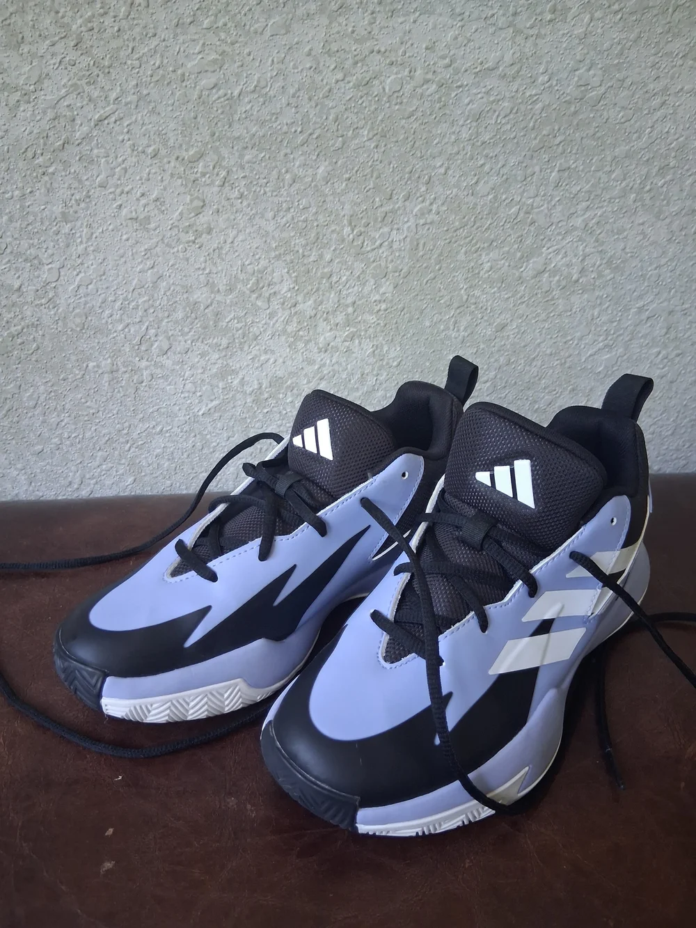 Adidas Cross 'Em Up Select Basketball Shoe - Size 5